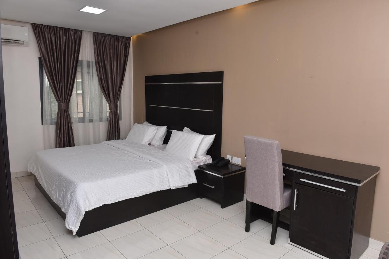 Urban Metro Inn Лагос Экстерьер фото